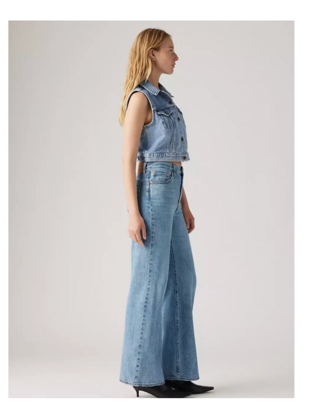 Levi's Premium Ribcage Wide Leg Women's Jeans Far And Wide Light Wash Size 29x32 - Picture 3 of 16